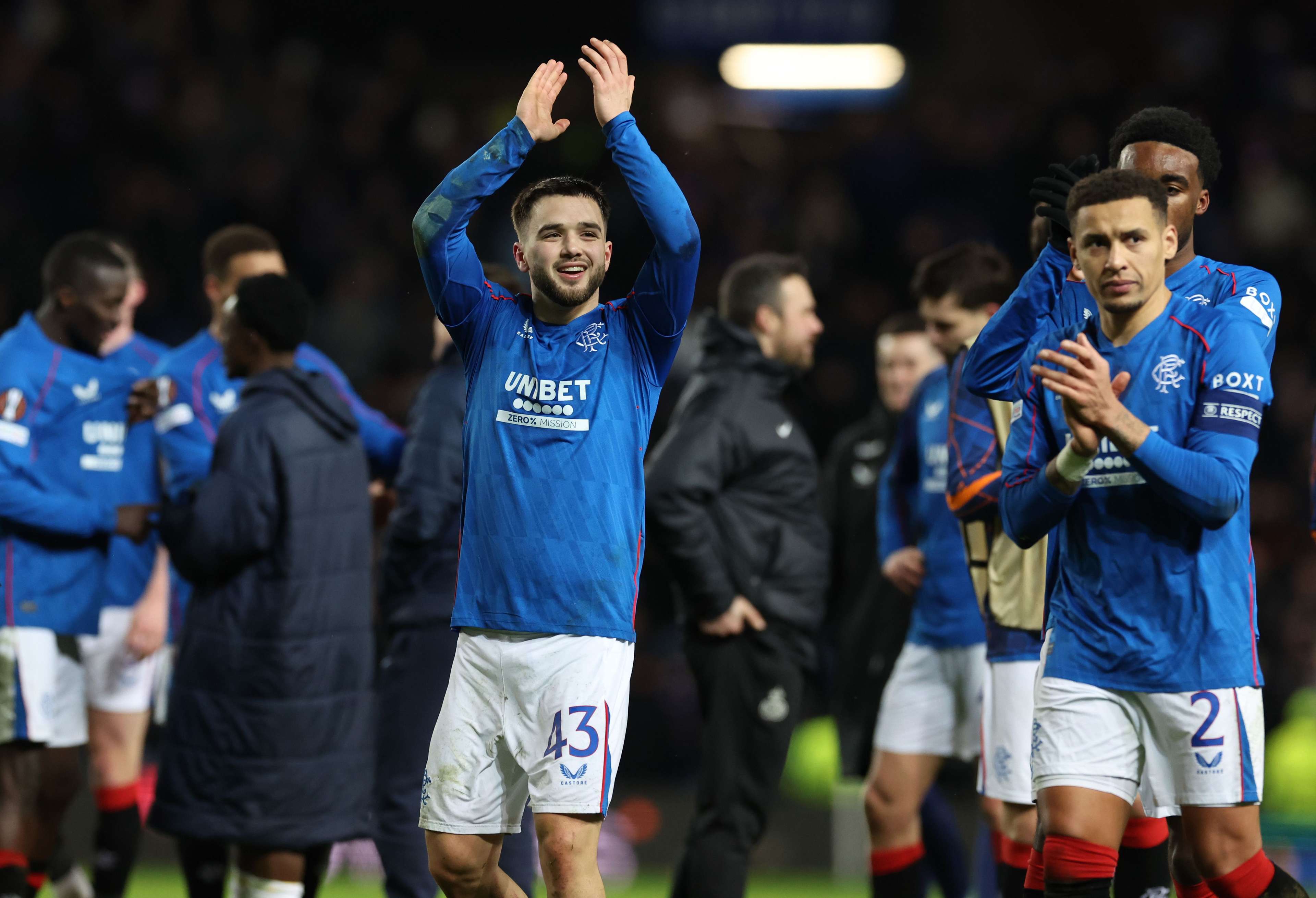 仅让她摘得 仅让她摘得